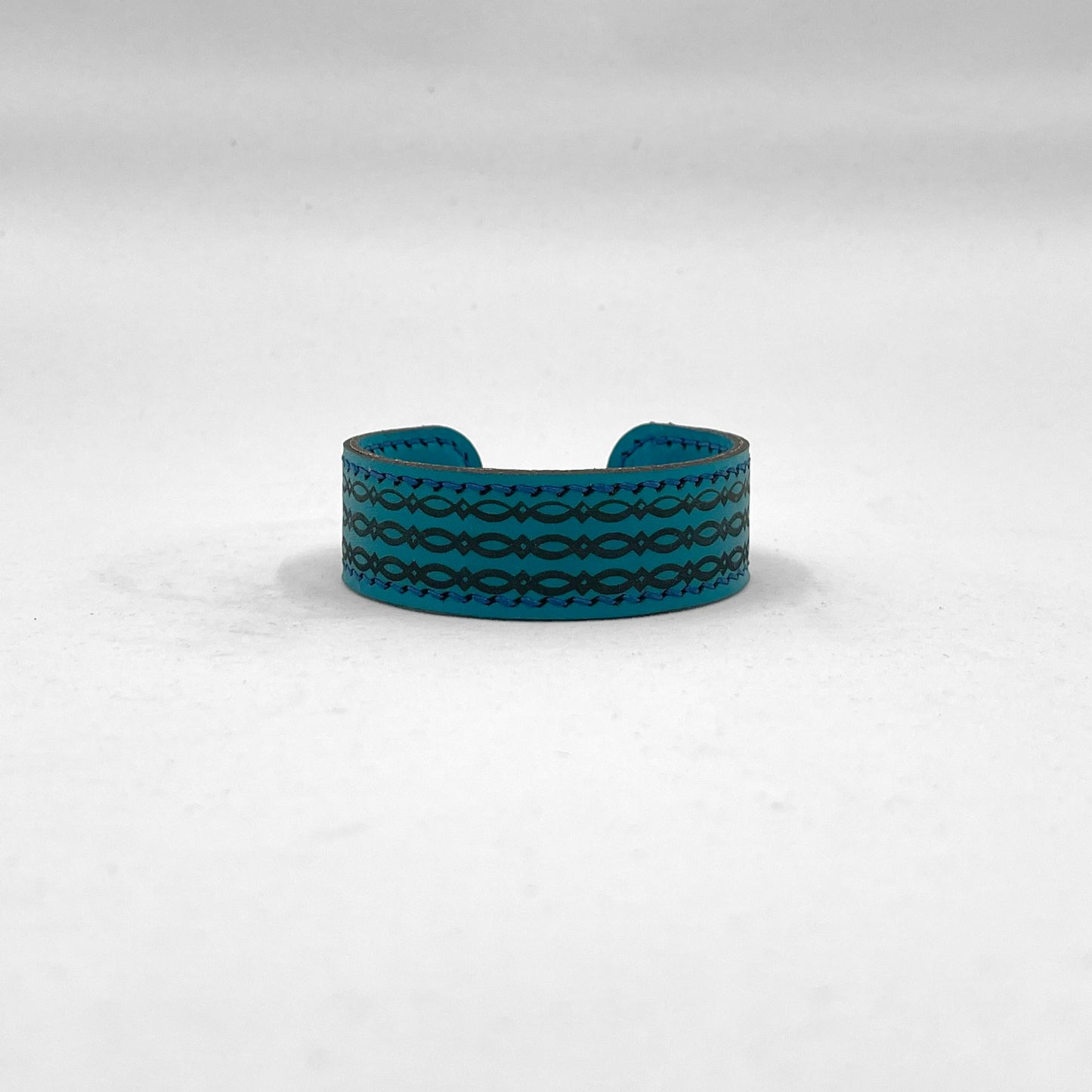 Servant of God Curved Bangle (Large) Gabryjei